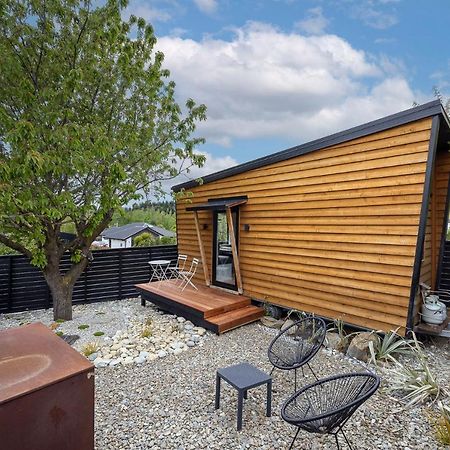 شقة Tiny House With Mountain Views, Indoor And Outdoor Fire, Private Courtyard Garden واناكا المظهر الخارجي الصورة