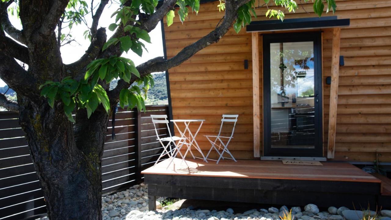 شقة Tiny House With Mountain Views, Indoor And Outdoor Fire, Private Courtyard Garden واناكا المظهر الخارجي الصورة