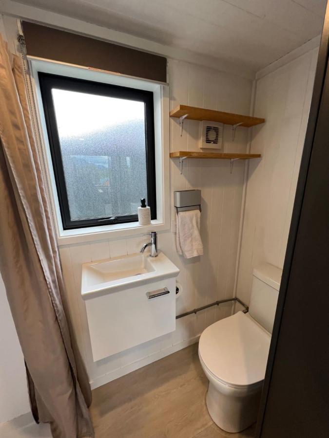 شقة Tiny House With Mountain Views, Indoor And Outdoor Fire, Private Courtyard Garden واناكا المظهر الخارجي الصورة