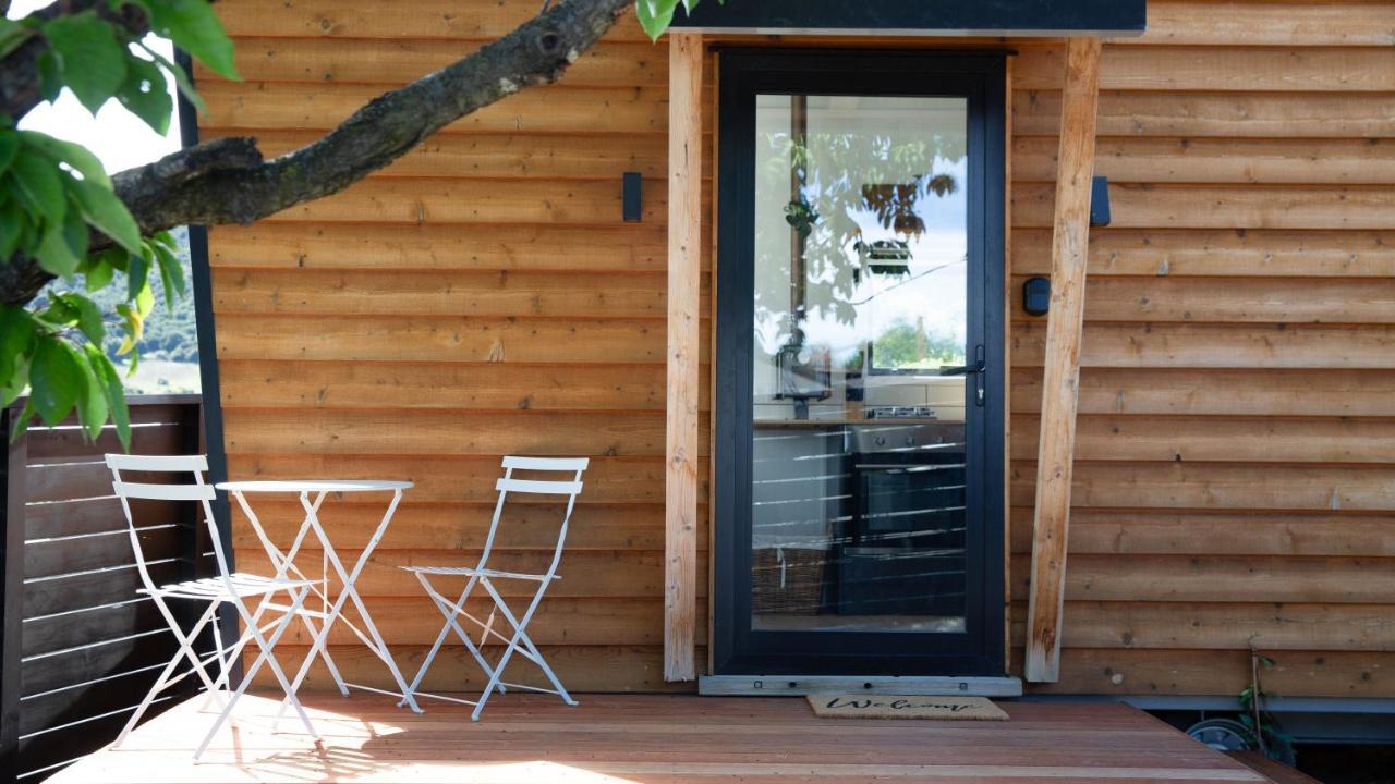 شقة Tiny House With Mountain Views, Indoor And Outdoor Fire, Private Courtyard Garden واناكا المظهر الخارجي الصورة